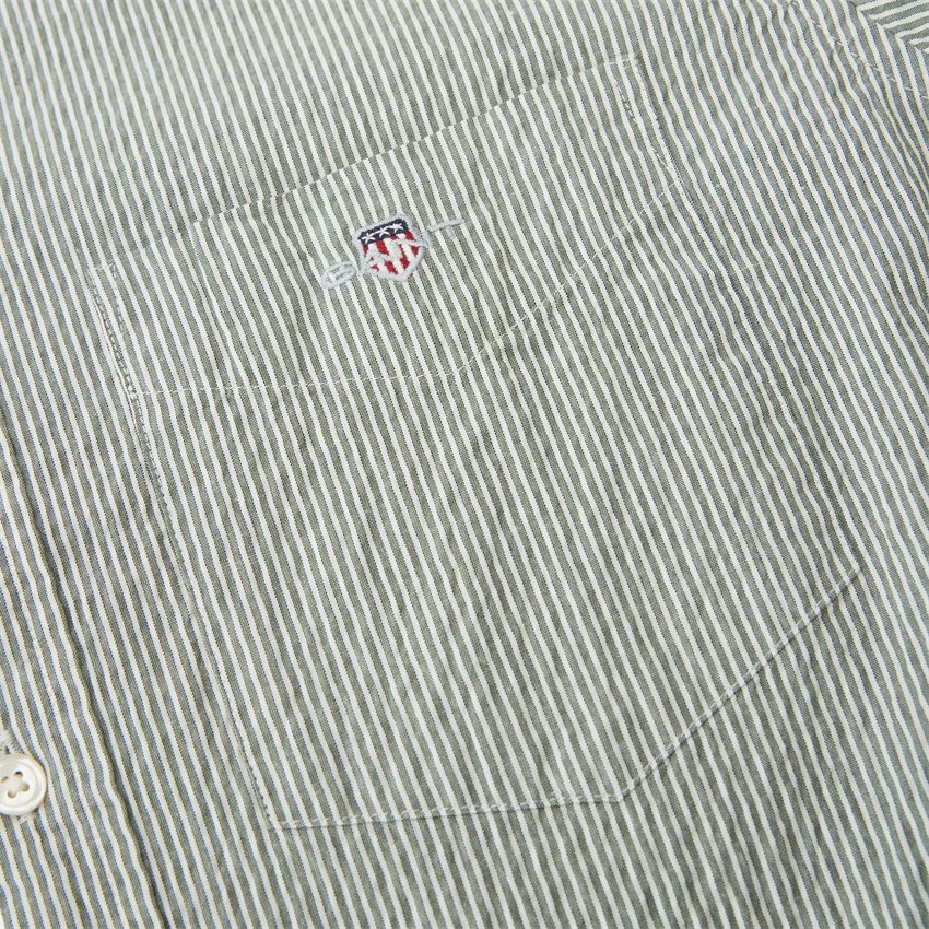 Gant Skjortor REG SEERSUCKER STRIPE SHIRT 3240063 PINE GREEN